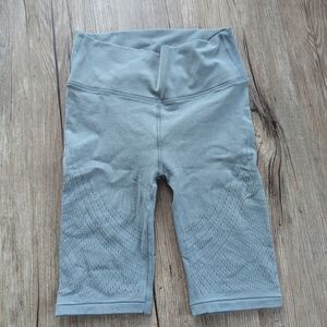 Lululemon biker short 6